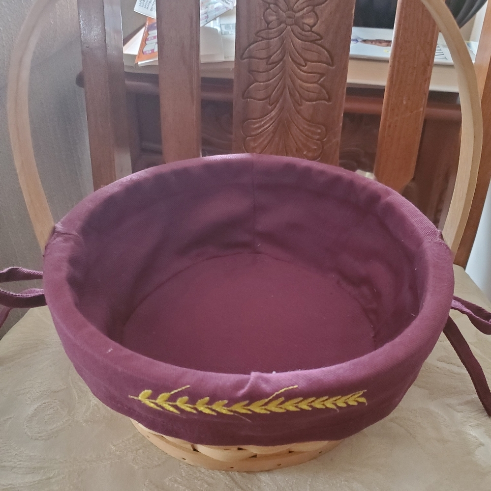 Small fall lined weave basket